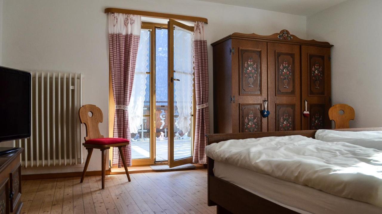 Отель Berggasthof Karntner Alm Миттенвальд Экстерьер фото